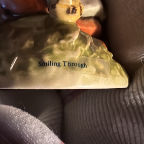 MJHummel Geobel West Germany figurine “Smiling Thorough” - Picture 6 of 6